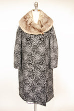 Load image into Gallery viewer, 1960s Coat Patterned Wool Blend Cocktail Jacket Fur Collar M