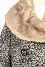Load image into Gallery viewer, 1960s Coat Patterned Wool Blend Cocktail Jacket Fur Collar M