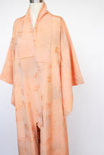 Load image into Gallery viewer, 1950s Kimono Japanese Robe Silk Crepe Peach Jacquard