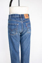 Load image into Gallery viewer, 1990s Levi's 505 Jeans Cotton Dark Denim Straight Leg 30" x 33"