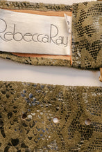 Load image into Gallery viewer, 1980s Belt Green Textured Leather Cinch Waist S Rebecca Ray