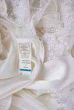Load image into Gallery viewer, 1970s Gunne Sax Dress Romantic Renaissance Bridal Collection Lace Prairie Gown 9