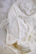 Load image into Gallery viewer, 1970s Gunne Sax Dress Romantic Renaissance Bridal Collection Lace Prairie Gown 9