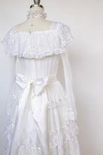 Load image into Gallery viewer, 1970s Gunne Sax Dress Romantic Renaissance Bridal Collection Lace Prairie Gown 9