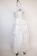 Load image into Gallery viewer, 1970s Gunne Sax Dress Romantic Renaissance Bridal Collection Lace Prairie Gown 9