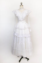 Load image into Gallery viewer, 1970s Gunne Sax Dress Romantic Renaissance Bridal Collection Lace Prairie Gown 9