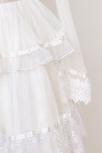 Load image into Gallery viewer, 1970s Gunne Sax Dress Romantic Renaissance Bridal Collection Lace Prairie Gown 9