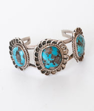 Load image into Gallery viewer, Vintage Sterling Silver Turquoise Southwestern Cuff Bracelet