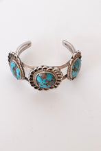 Load image into Gallery viewer, Vintage Sterling Silver Turquoise Southwestern Cuff Bracelet