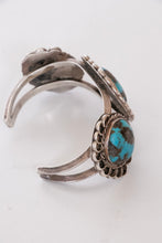 Load image into Gallery viewer, Vintage Sterling Silver Turquoise Southwestern Cuff Bracelet