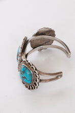 Load image into Gallery viewer, Vintage Sterling Silver Turquoise Southwestern Cuff Bracelet