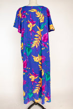 Load image into Gallery viewer, 1970s Kaftan Maxi Dress Floral Printed Muu Mu Shift M