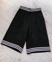 Load image into Gallery viewer, 1980s Shorts Louis Féraud Striped Linen High Waist S