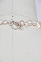 Load image into Gallery viewer, Vintage Shell Necklace Pearly Beaded Choker