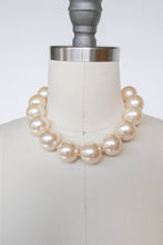 Load image into Gallery viewer, 1980s Necklace Beaded Chunky Pearl Choker