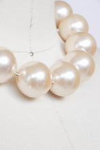 Load image into Gallery viewer, 1980s Necklace Beaded Chunky Pearl Choker