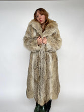 Load image into Gallery viewer, 1970s Fur Coat Full Length Fox Long Plush M/L