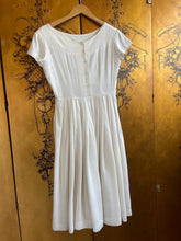 Load image into Gallery viewer, 1950s Dress Linen Ivory Full Skirt Shirtfront Pleated S