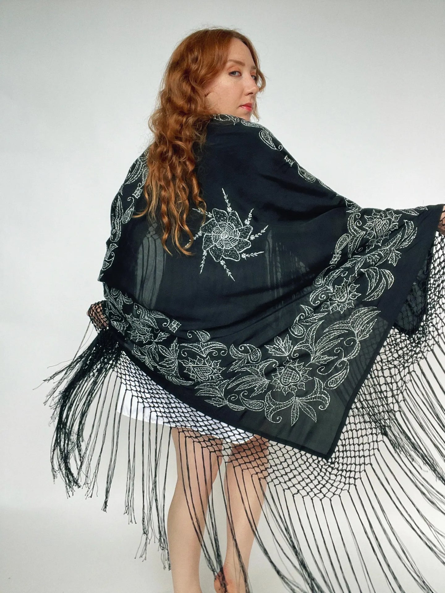 1950s Piano Shawl Embroidered Metallic Floral Fringe Wrap