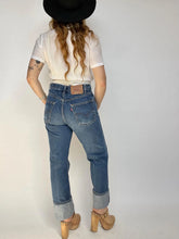 Load image into Gallery viewer, 1990s Levi's 505 Jeans Cotton Dark Denim Straight Leg 30" x 33"