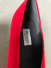 Load image into Gallery viewer, 1990s Heels Red Fabric Italy sz 40