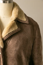 Load image into Gallery viewer, 1970s Coat Shearling Suede M