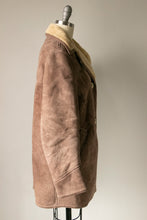 Load image into Gallery viewer, 1970s Coat Shearling Suede M