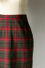 Load image into Gallery viewer, 1970s Pencil Skirt Pendleton Wool Plaid S