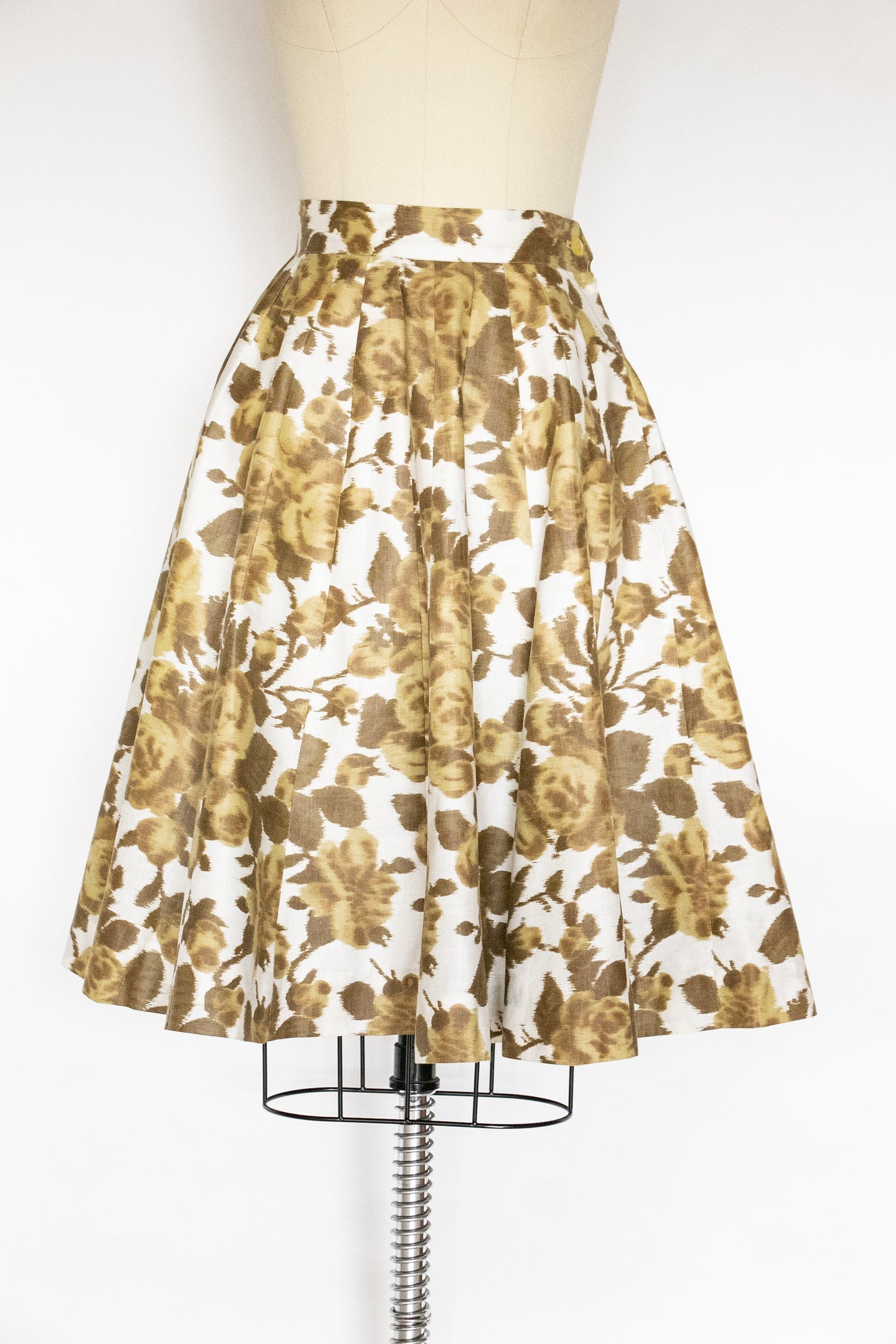 1950s Full Skirt Cotton Rose Floral XS