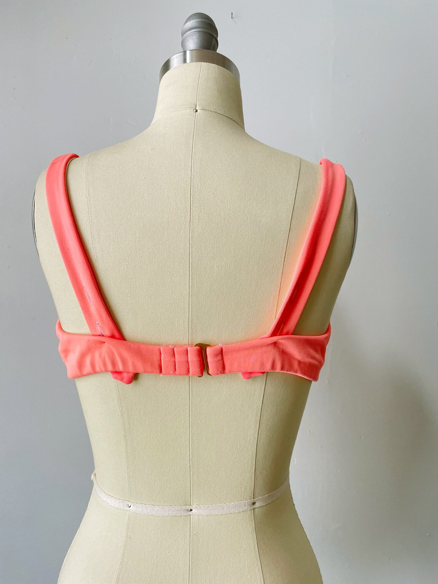 1970s Bikini Crop Top Neon Pink Bra S – Deja Vintage Boutique