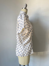 Load image into Gallery viewer, 1950s Blouse Paisley Acetate Top L