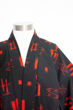 Load image into Gallery viewer, 1980s Haori Cotton Black Red Kimono Japanese Robe 70s