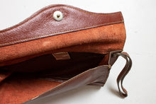 Load image into Gallery viewer, 1970s Wristlet Clutch Purse Brown Leather Boho Bag