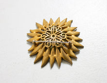 Load image into Gallery viewer, 1960s Brooch Gold Tone 3D Flower Green Pearl Pin
