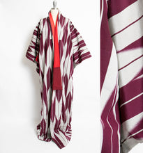 Load image into Gallery viewer, 1950s Kimono Japanese Robe Crepe Long Purple Grey 60s