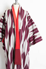 Load image into Gallery viewer, 1950s Kimono Japanese Robe Crepe Long Purple Grey 60s