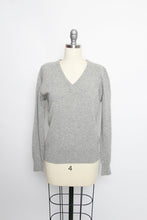 Load image into Gallery viewer, 1970s Sweater CASHMERE Grey Knit V Neck Pullover Small